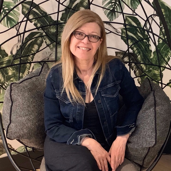 Meet your Posher, Leila - Picture 1 of 16